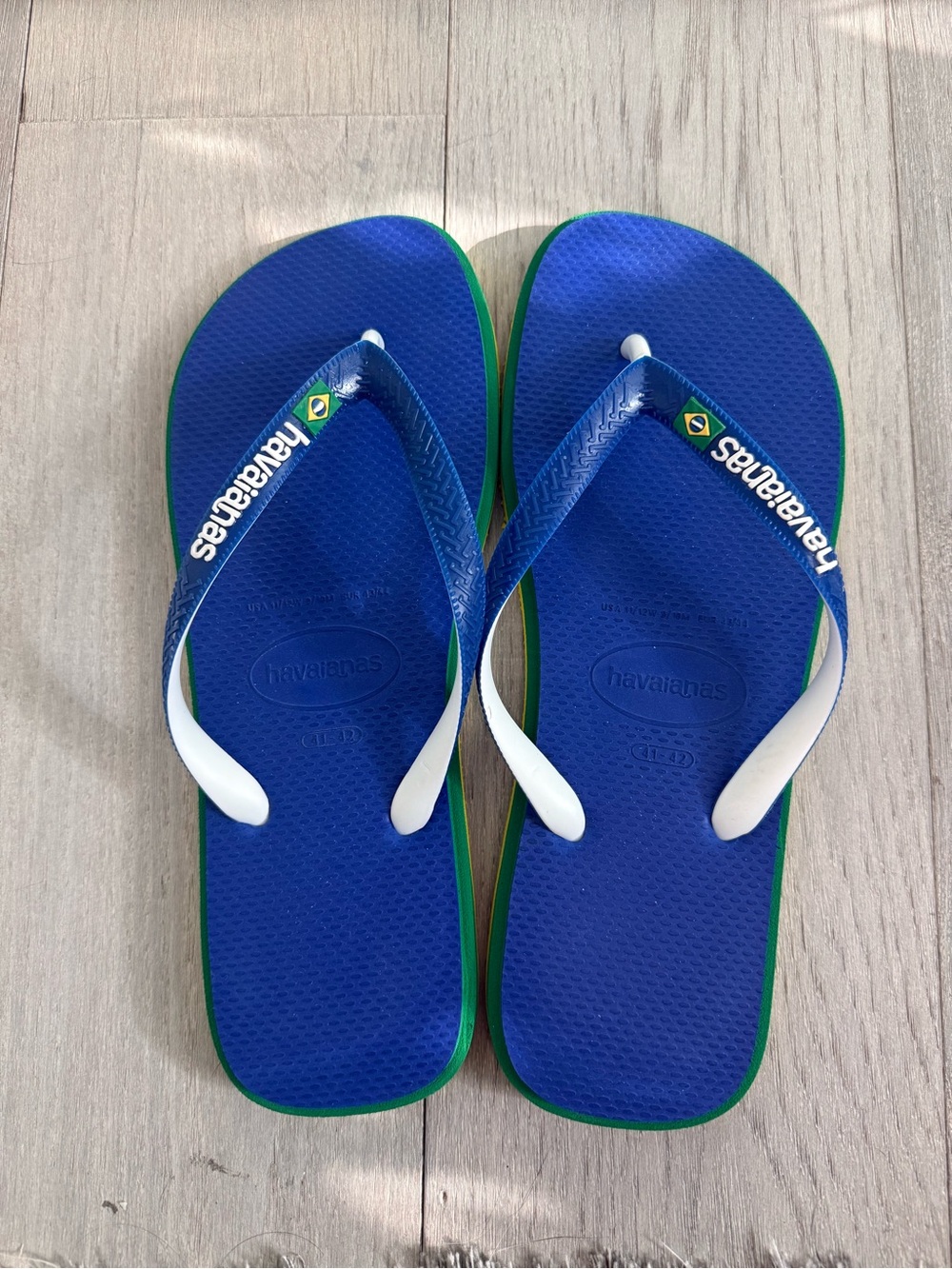 Blue Brazil logo Havianas flip flops